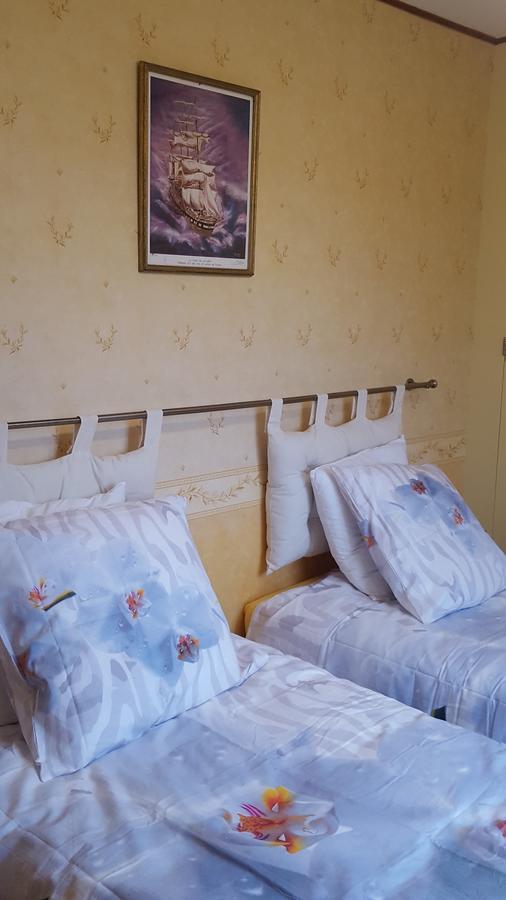 Bed and Breakfast Camden House Aubry-le-Panthou Exterior foto